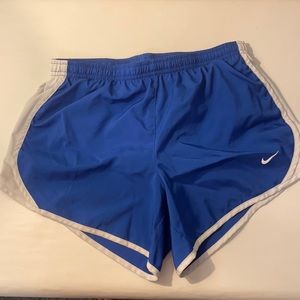 kids nike shorts